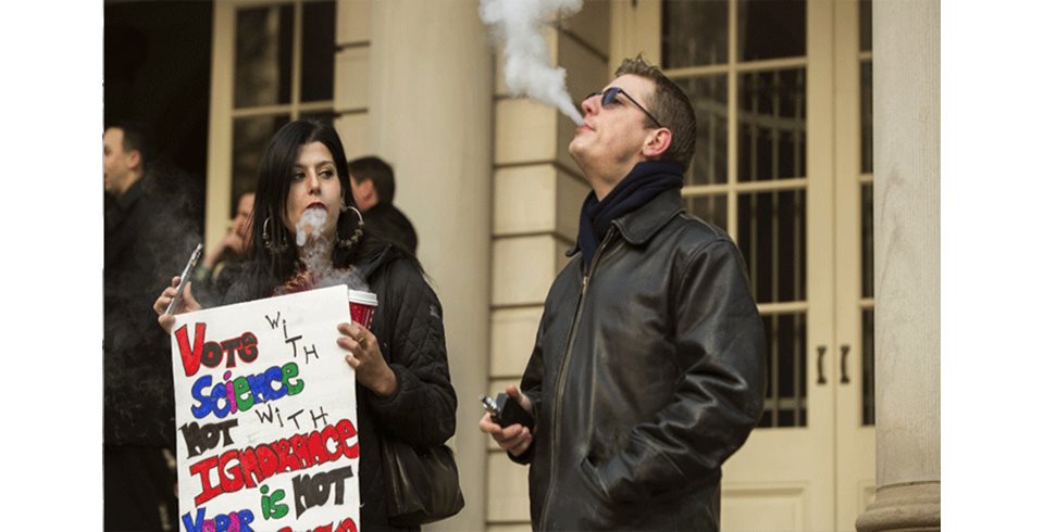 Χρήση Ηλεκτρονικών Τσιγάρων σε δημόσιους χώρους – Επιστήμονες εκφράζουν την αντίθεση τους σε πιθανή απαγόρευση!